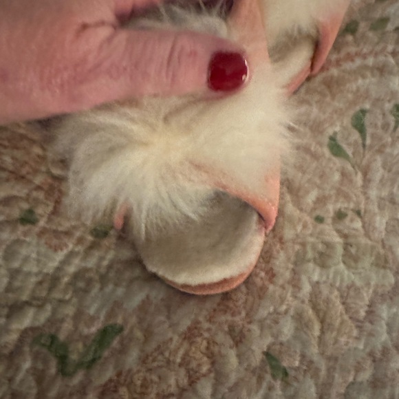 Ugg slippers size 9 - Picture 5 of 8